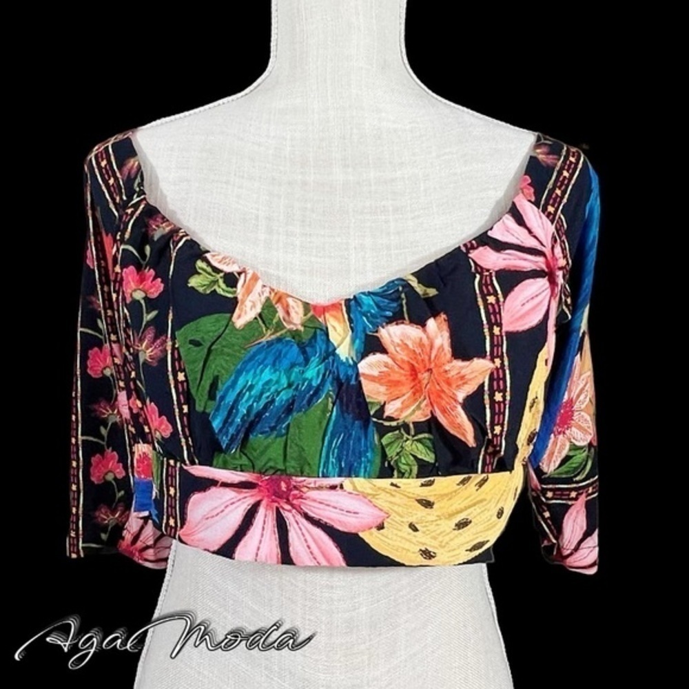 Jijlem Tropical Cropped Top With Own Back